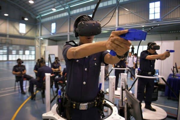 Police in VR Training with Virtualizer